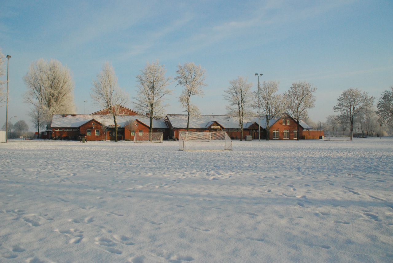 Sportanlage SV Nortmoor im Winter 1